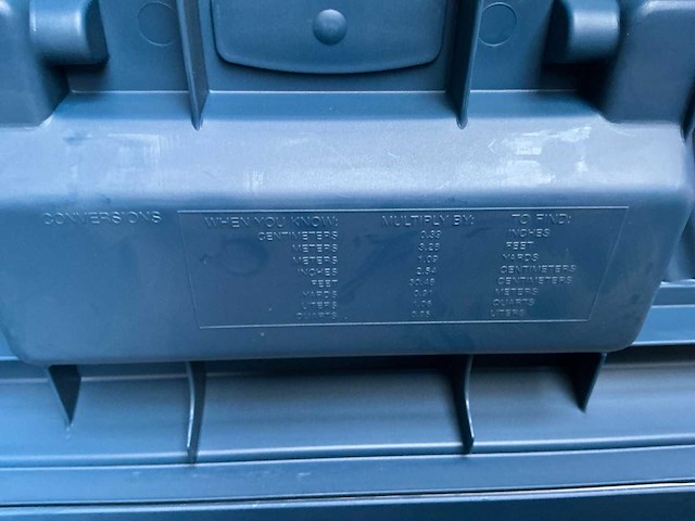 Rubbermaid - 7714 - tool box - afbeelding 4 van  6