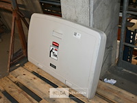 Rubbermaid baby luiertafel - afbeelding 1 van  4