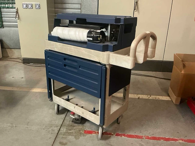 Rubbermaid ez-swap opberg-/wisselwagen - afbeelding 2 van  6