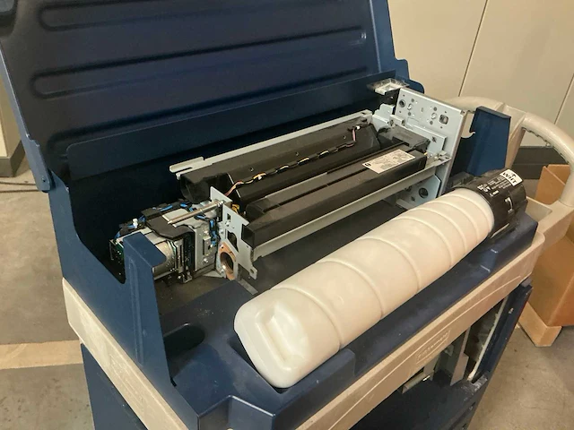 Rubbermaid ez-swap opberg-/wisselwagen - afbeelding 5 van  6