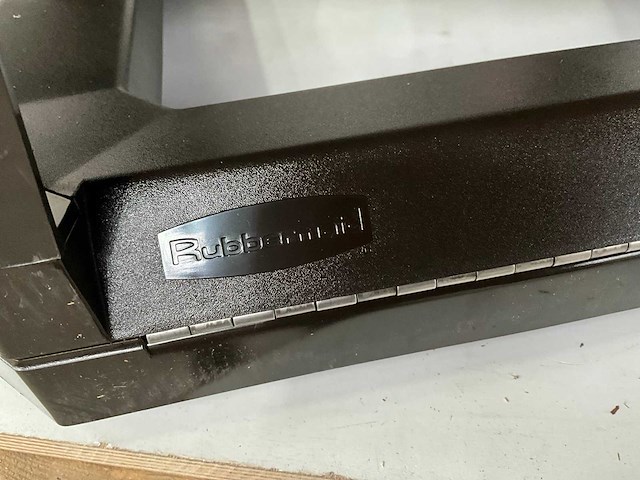 Rubbermaid landmark series container prullenbak met asbak, inhoud 50 gallon - afbeelding 7 van  8