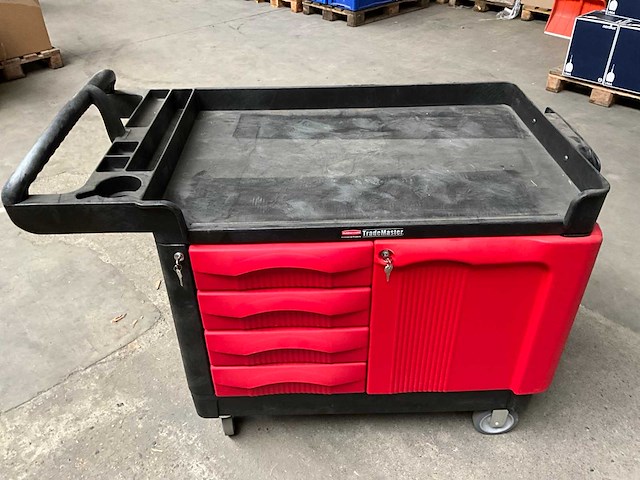 Rubbermaid trademaster gereedschapswagen +/- (lxbxh) 125 x 67 x 86cm - afbeelding 1 van  8