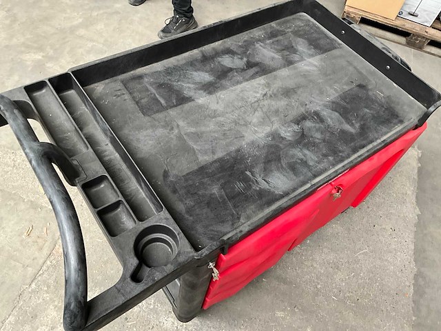 Rubbermaid trademaster gereedschapswagen +/- (lxbxh) 125 x 67 x 86cm - afbeelding 8 van  8