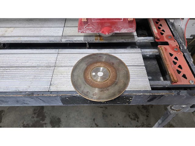 Rubi - dc250 - tegelzaagmachine - afbeelding 3 van  4