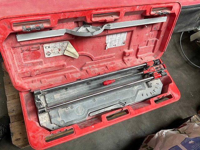 Rubi tegelsnijapparaten (2x) - afbeelding 1 van  6