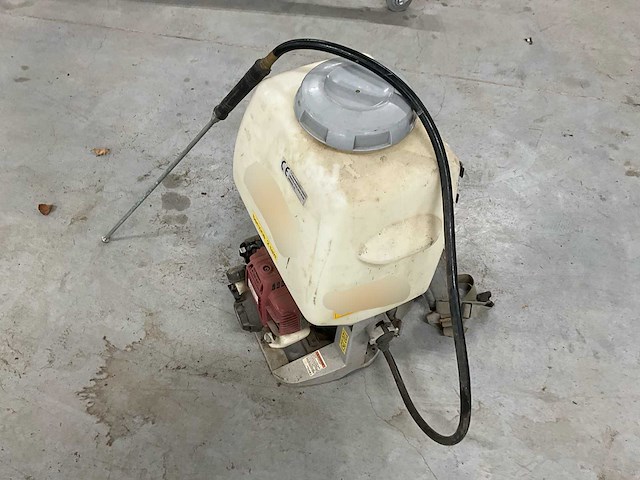 Rugsproeier met honda motor - functioneel - afbeelding 2 van  4