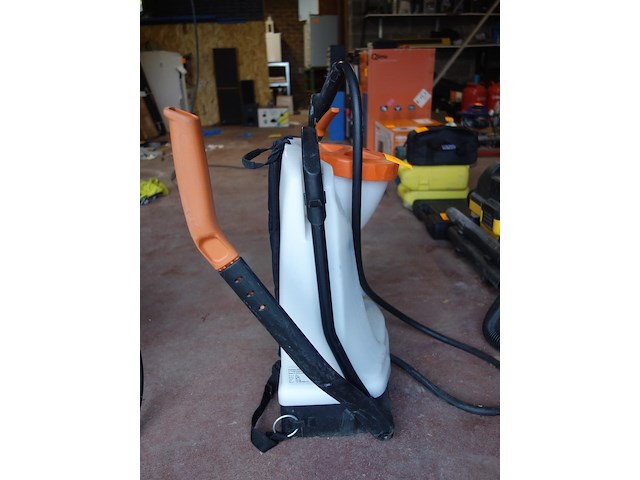 Rugsproeier stihl - afbeelding 2 van  4