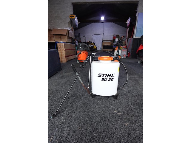 Rugsproeier stihl - afbeelding 1 van  3