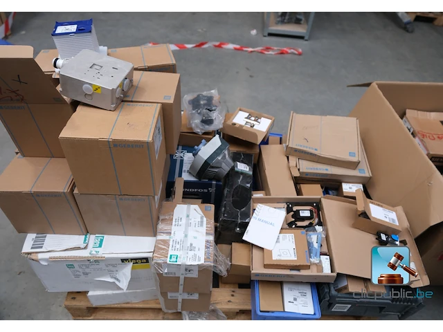 Ruim assortiment aan accessoires voor verwarming en sanitair - afbeelding 1 van  16