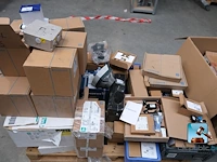 Ruim assortiment aan accessoires voor verwarming en sanitair - afbeelding 1 van  16