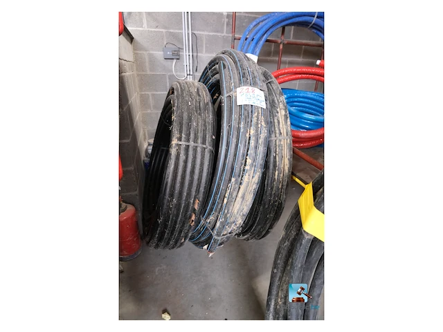 Ruim assortiment aan buizen en slangen - afbeelding 6 van  13