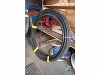 Ruim assortiment aan buizen en slangen - afbeelding 9 van  13
