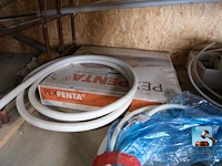 Ruim assortiment aan buizen en slangen - afbeelding 12 van  13