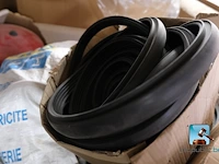 Ruim assortiment aan sanitair - afbeelding 5 van  15