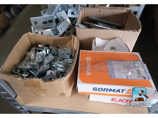Ruim assortiment bevestigingsmiddelen en schroeven - afbeelding 5 van  25
