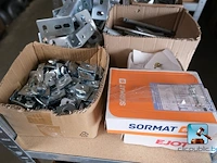Ruim assortiment bevestigingsmiddelen en schroeven - afbeelding 5 van  25