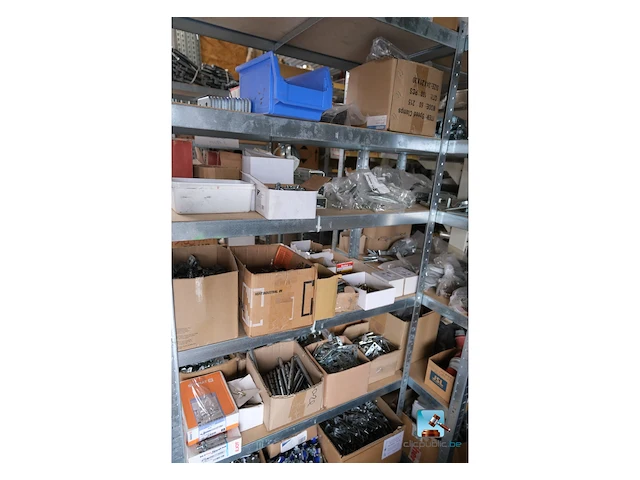Ruim assortiment bevestigingsmiddelen en schroeven - afbeelding 7 van  25