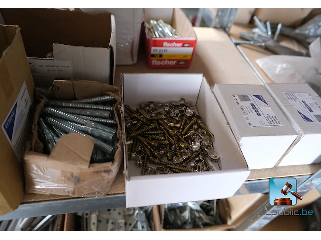Ruim assortiment bevestigingsmiddelen en schroeven - afbeelding 10 van  25