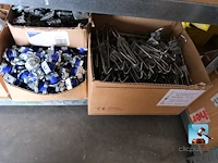 Ruim assortiment bevestigingsmiddelen en schroeven - afbeelding 14 van  25