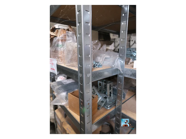 Ruim assortiment bevestigingsmiddelen en schroeven - afbeelding 12 van  25