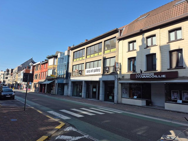 Ruim handels-kantoorpand in centrum menen - afbeelding 1 van  12