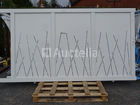 Ruime ruimte witte schuifdeur aluminium van 3 miljoen (zonder reserveprijs)