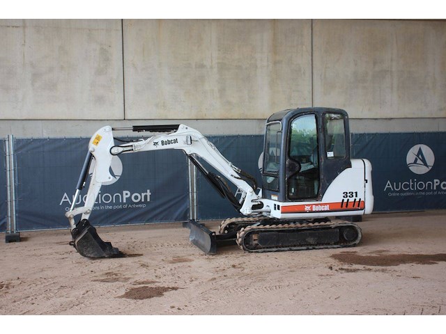 Rupsgraafmachine bobcat 331g diesel 30kw 2009 - afbeelding 1 van  1