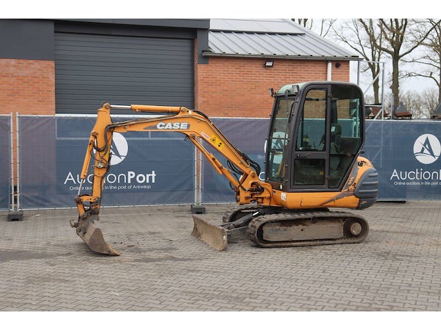 Rupsgraafmachine case 28 cab diesel 2003 - afbeelding 1 van  1