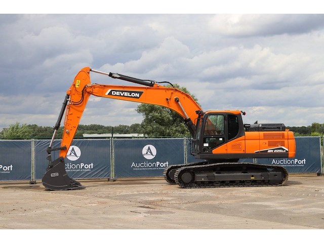 Rupsgraafmachine develon dx225lc-7m diesel 2025 nieuw - afbeelding 1 van  1