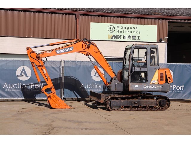 Rupsgraafmachine doosan dh55-v diesel 40kw - afbeelding 1 van  1