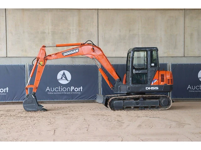 Rupsgraafmachine doosan dh55-v diesel 40kw - afbeelding 1 van  1