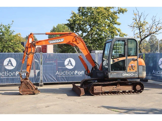 Rupsgraafmachine doosan dh60-7 diesel 2012 - afbeelding 1 van  1