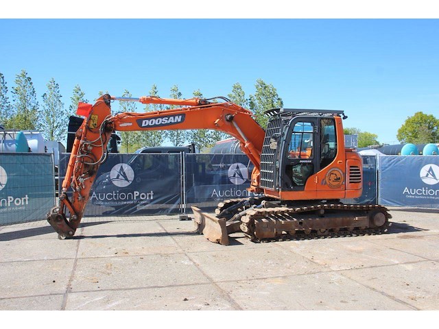 Rupsgraafmachine doosan dx140lcr-3 81kw 2014 - afbeelding 1 van  1