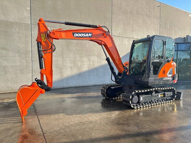 Rupsgraafmachine doosan dx55-9c diesel 36kw 2018 - afbeelding 1 van  1