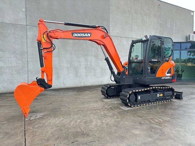 Rupsgraafmachine doosan dx55-9cn diesel 2019 - afbeelding 1 van  1