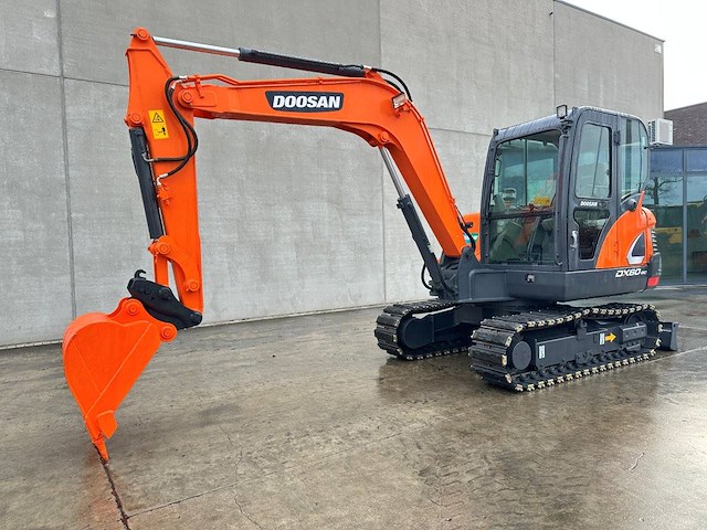 Rupsgraafmachine doosan dx60-9c diesel 39kw 2018 - afbeelding 1 van  1