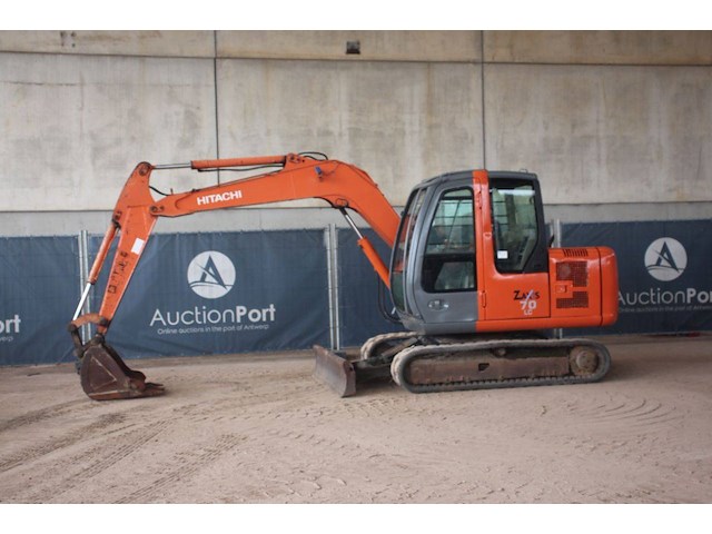 Rupsgraafmachine hitachi zaxis 70lc diesel 40kw - afbeelding 1 van  1