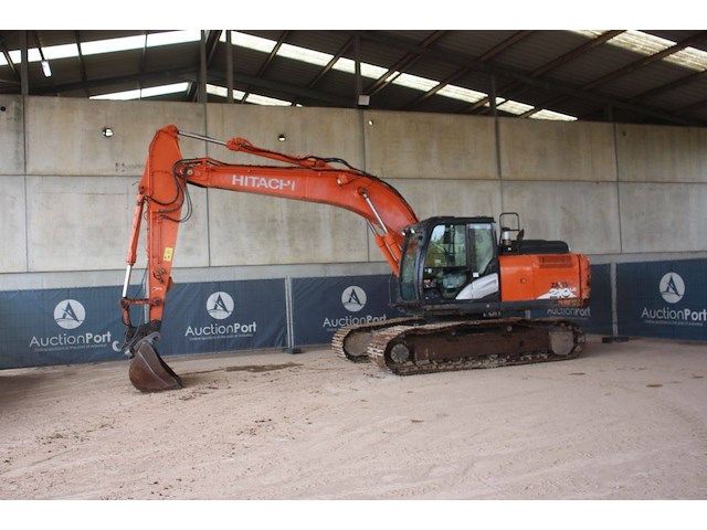 Rupsgraafmachine hitachi zx210lc-6 diesel 2017 - afbeelding 1 van  1