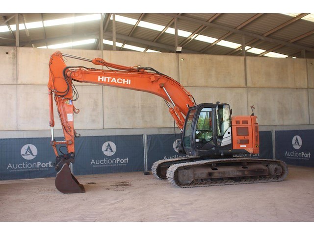 Rupsgraafmachine hitachi zx225uslc-5b diesel 122kw 2014 - afbeelding 1 van  1