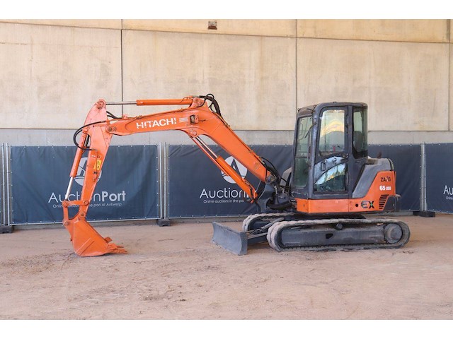 Rupsgraafmachine hitachi zx65usb-3f diesel 40kw 2012 - afbeelding 1 van  1
