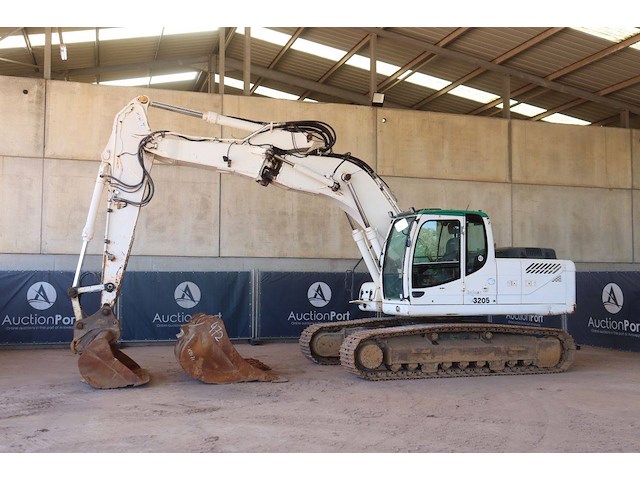 Rupsgraafmachine hyundai robex 210lc-9 diesel 193kw 2013 - afbeelding 1 van  1