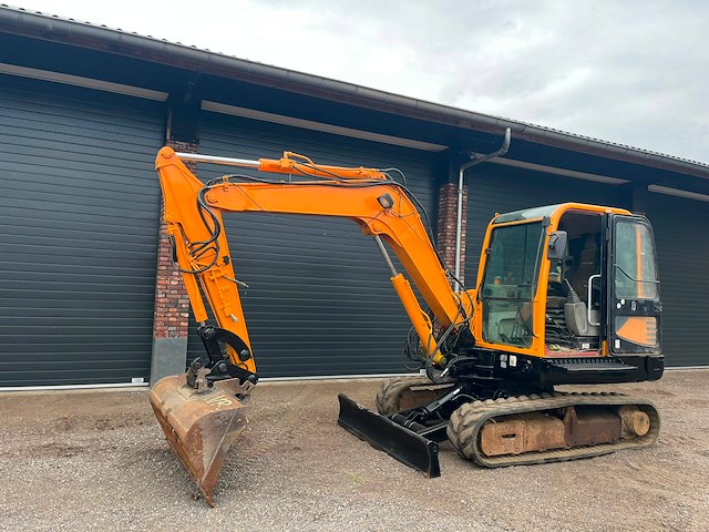Rupsgraafmachine hyundai robex 55-7 diesel 39kw 2007 - afbeelding 1 van  1