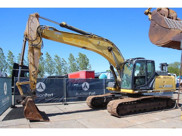 Rupsgraafmachine new holland kobelco e265c diesel 143kw 2011 - afbeelding 1 van  1