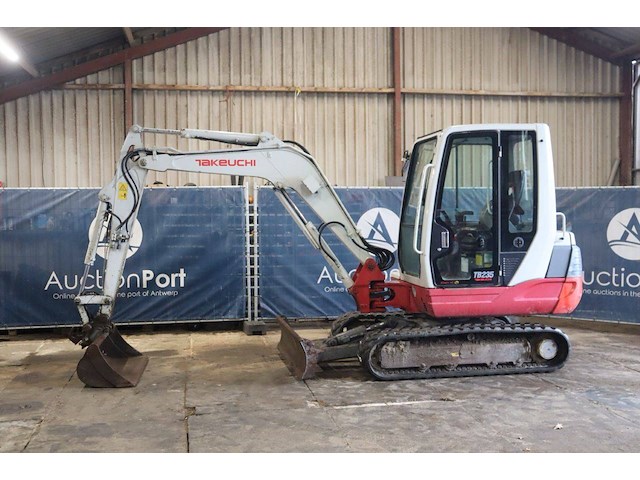 Rupsgraafmachine takeuchi tb235 diesel 22kw 2011 - afbeelding 1 van  1