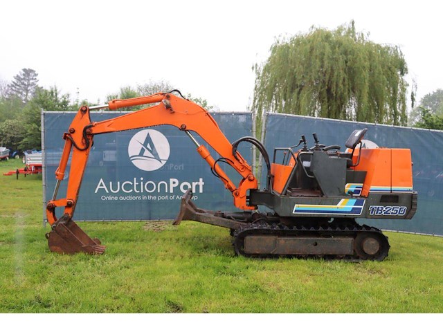 Rupsgraafmachine takeuchi tb250 diesel - afbeelding 1 van  1