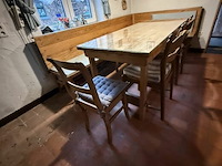 Rustieke eettafel met hoekbank en stoelen - afbeelding 1 van  6