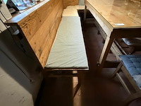 Rustieke eettafel met hoekbank en stoelen - afbeelding 2 van  6
