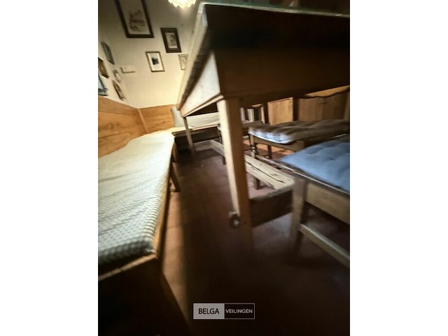 Rustieke eettafel met hoekbank en stoelen - afbeelding 4 van  6