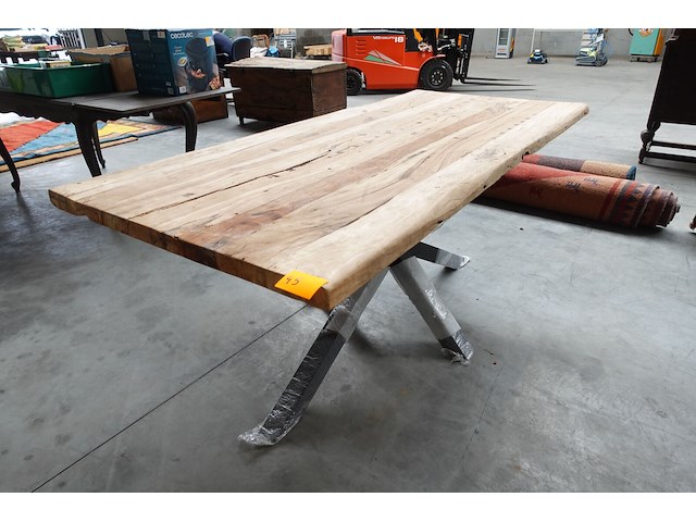 Rustieke eettafel met massief tafelblad - afbeelding 1 van  3