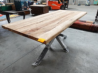 Rustieke eettafel met massief tafelblad - afbeelding 1 van  3